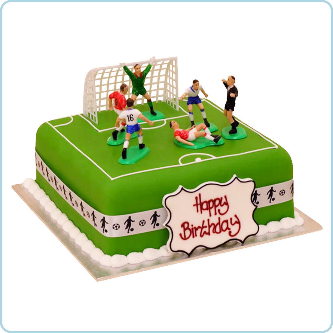 Soccer field shaped birthday cake | Soccer birthday cakes, Soccer cake,  Sports themed cakes