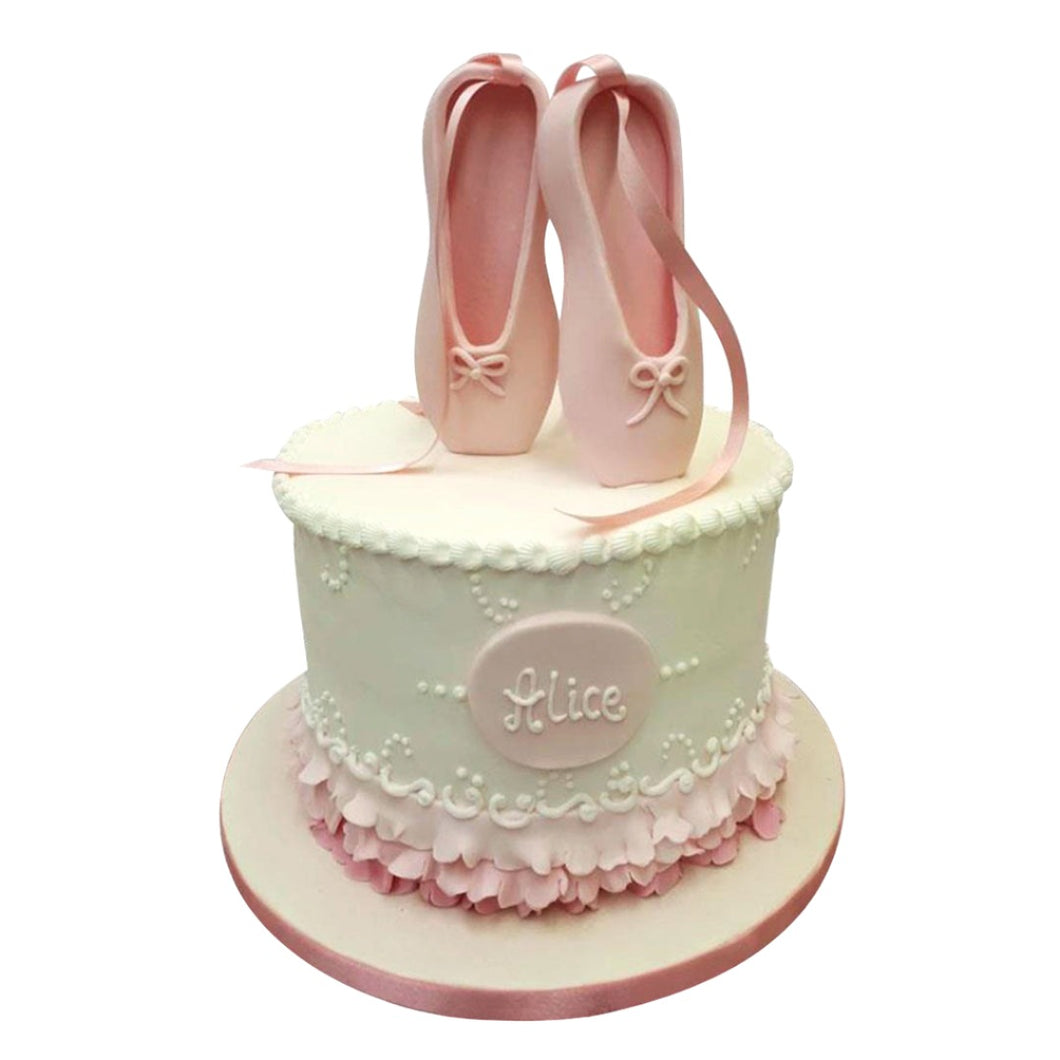Ballerina ballet dancer birthday cake at Cake International – The  Sugarcraft, Cake Decorating and Baking Show in London Stock Photo - Alamy